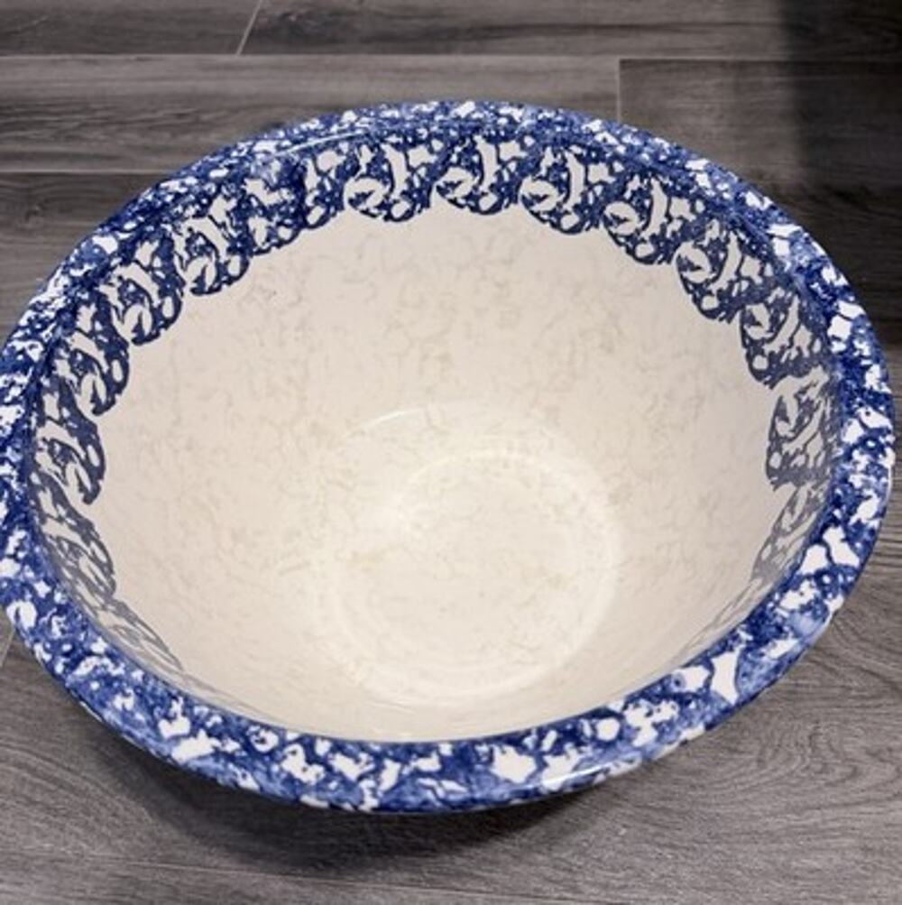 (Vintage) International Mixing Country Kitchen Rustic Farmhouse Grannycore Bowl